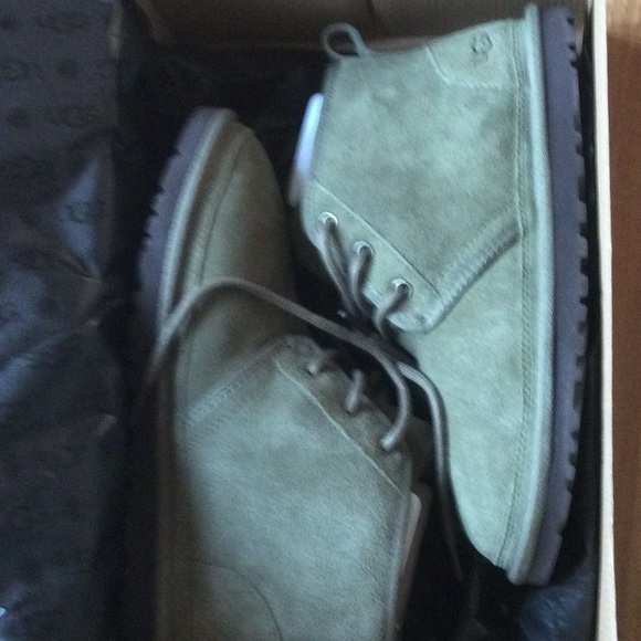 Ugg m/3236 m neumel size 7 - Picture 8 of 9